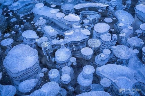 Ci joint une photo d'un lac gelé représentant a peu près ce que j aimerais obtenir au niveau du rendu.