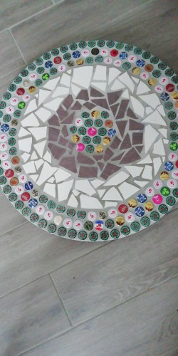 16189963612992665913691431042371.jpg (1.46 Mio) Vu 5828 fois Le plateau de la table