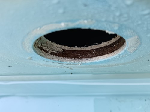 trou contreplaqué.jpg